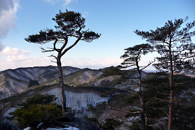 干支の山虎捕山と女神山_e0137200_2133660.jpg