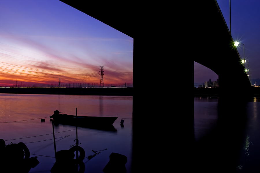 UNDER THE BRIDGE_c0195620_23295491.jpg