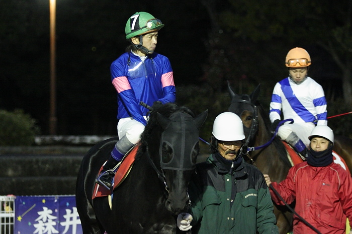 2010年1月12日（火） 高知競馬 10R 盆梅特別 A1 選抜馬 パドック_a0077663_7164788.jpg