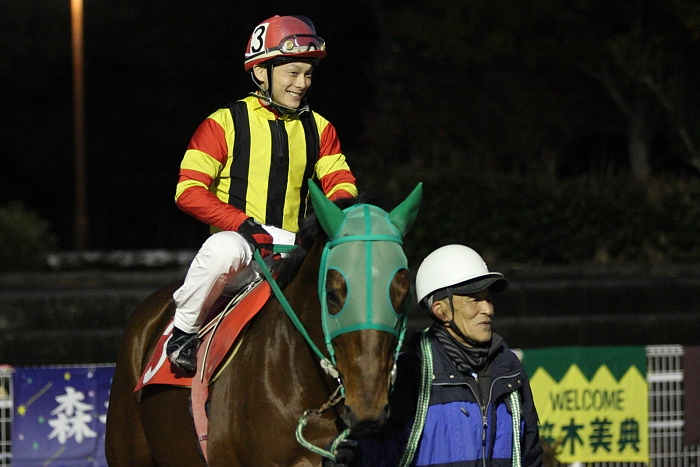 2010年1月12日（火） 高知競馬 10R 盆梅特別 A1 選抜馬 パドック_a0077663_717484.jpg