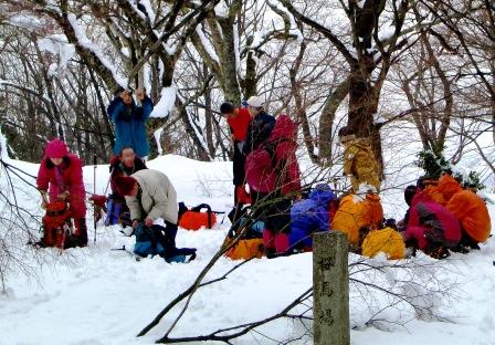 寅年にちなみ滋賀の虎御前山の雪山ハイキングを楽しむ_d0125589_6255587.jpg