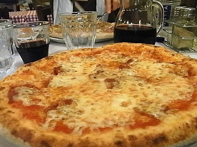 ピザ奉行とピザ三昧_e0061902_83955100.jpg