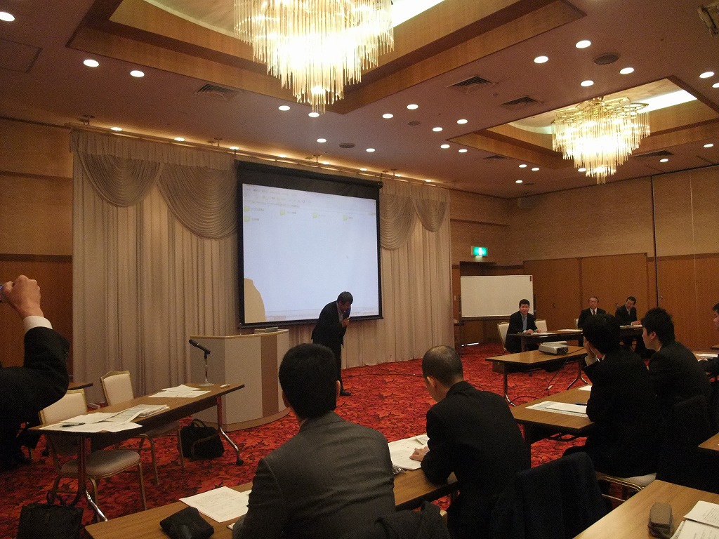 スライドトークショウ餃子の王将店長会議_f0050534_8435055.jpg