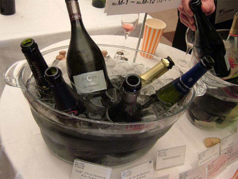 ワイン試飲会へ！_c0110051_1084494.jpg