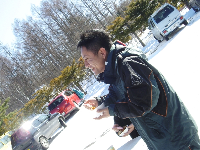 神田雪だるまフェアの巨大雪だるまが到着!_f0180878_20395718.jpg