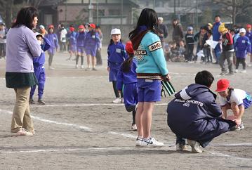 小学校・・昼休みのドッジボール大会_b0153550_1953118.jpg