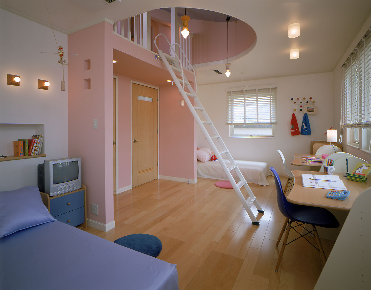 子供部屋にある R 20周年記念キャンペーン スロープシーリング編 子供部屋にある R 20周年記念キャンペーン スロープシーリング編