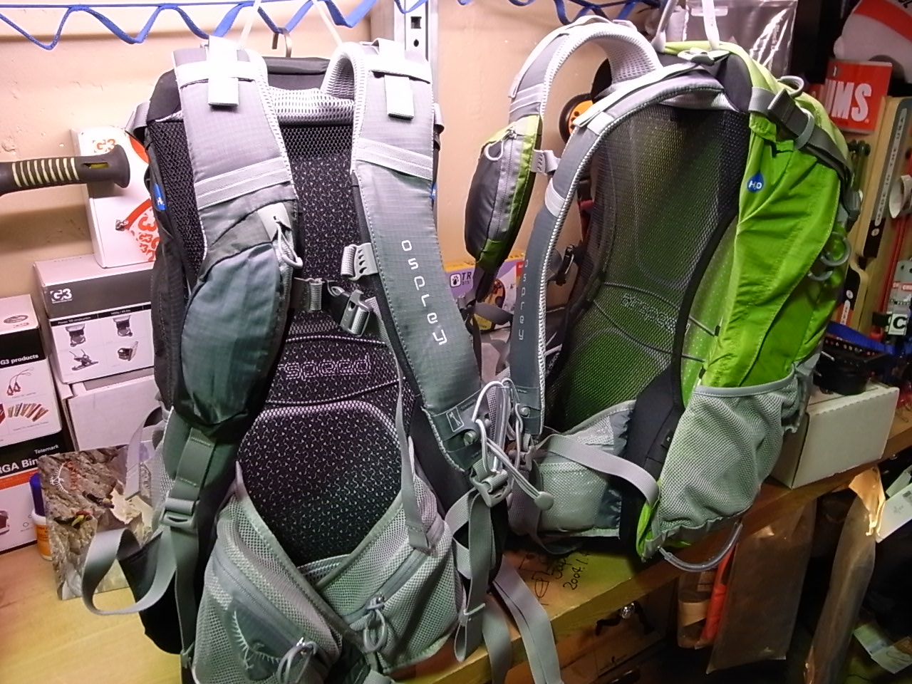 OSPREY STRATOS 24_f0159943_22262557.jpg