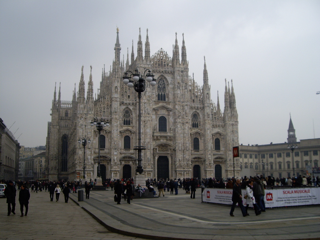 MILANO / ITALY_b0168644_917322.jpg