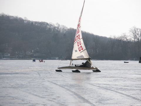 ICE FISHINGで早くも初バスゲット！！_f0024887_22545088.jpg