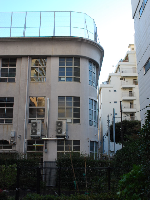 東京都中央区立明石小学校(大正モダン建築再訪)_f0142606_1941946.jpg