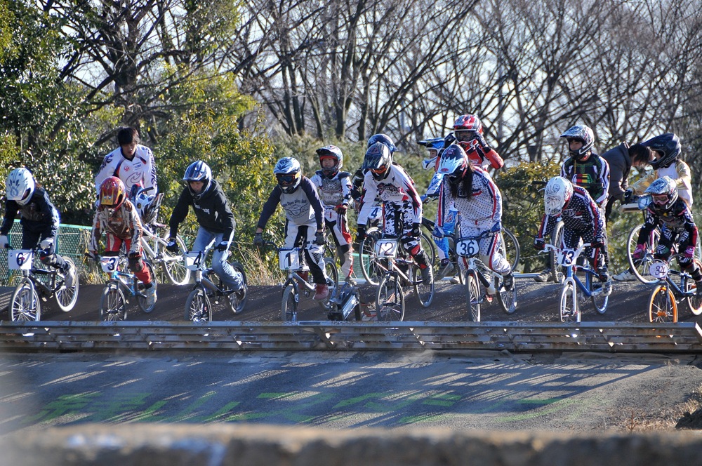 2010JOSF緑山オープニングレース（１月定期戦）VOL4：ビギナー、パウダークラス決勝_b0065730_18341058.jpg