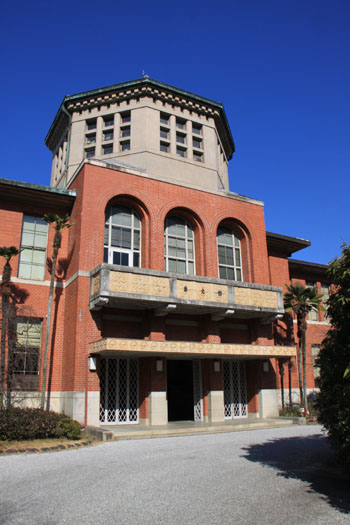 同志社大学の校舎_e0048413_22392268.jpg