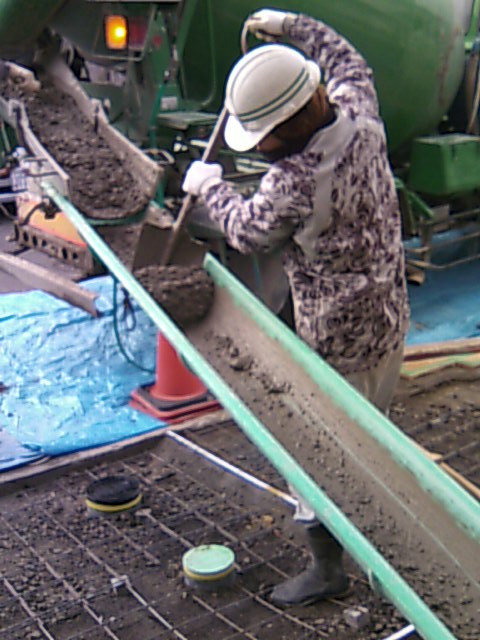 車庫土間コンクリート_e0128446_19544457.jpg