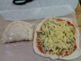 PIZZA作り。。。。_b0138798_11522063.jpg