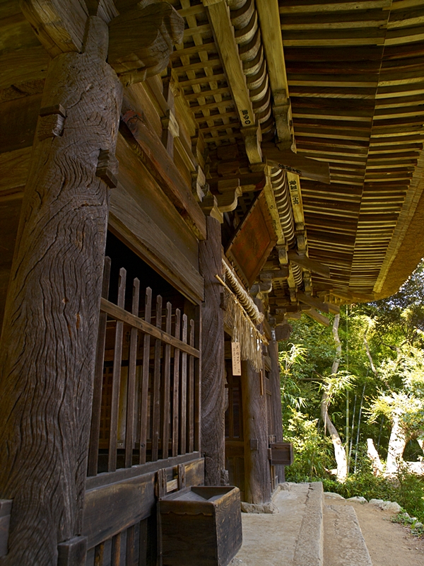 ・・・時代はかなり古そうです。。。　霊山寺　仁王門_c0172621_15103024.jpg