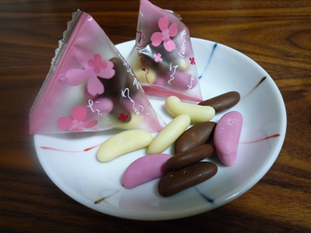 バレンタイン限定チョコあられ_a0115906_17221795.jpg