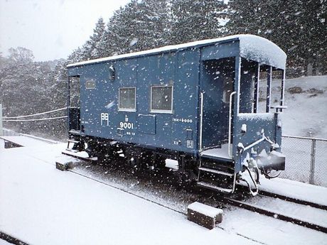 雪ふる列車　２_b0005281_21455976.jpg