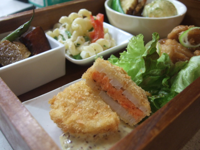 今月のいろどり野菜プレート_c0128487_20264310.jpg