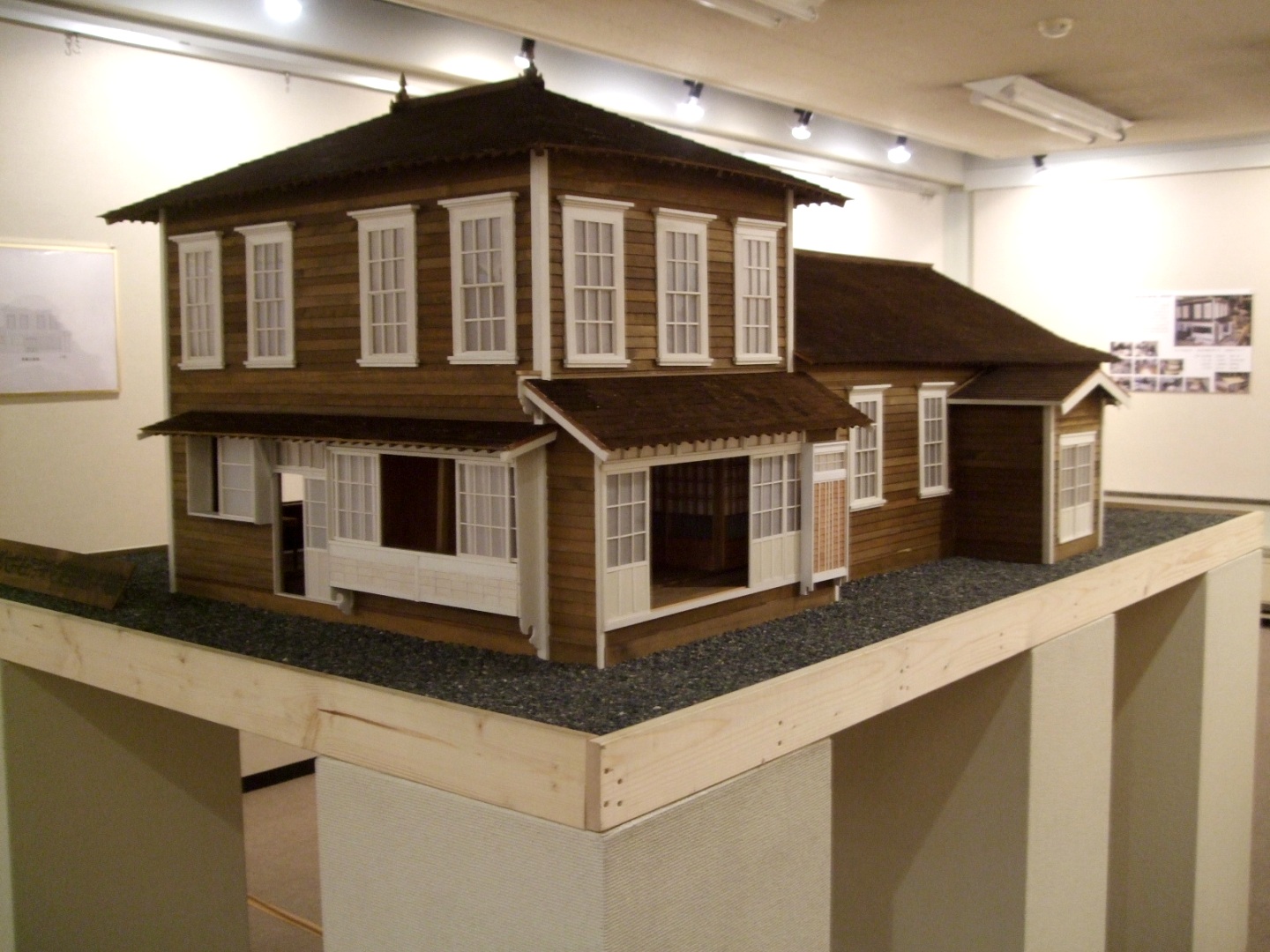 1180) 時計台 「道都大学建築学科・模型作品展　『留辺蘂町　旧武華駅逓』」 2月1日（月）～2月6日（土）_f0126829_23123667.jpg