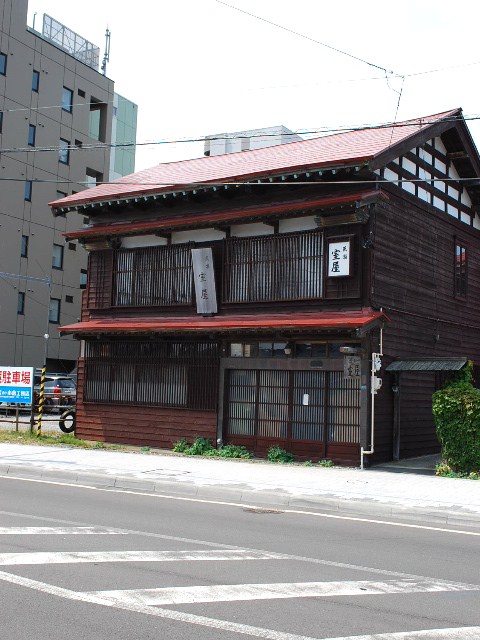 函館大町の民宿室屋(函館の建築紹介)_f0142606_20574575.jpg