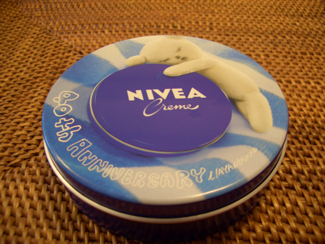 ニベアのデザイン缶 R Vita ニベアのデザイン缶 R Vita