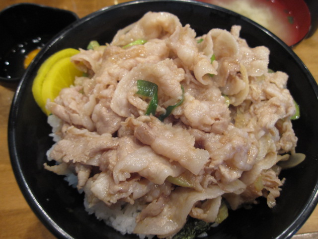 伝説のスタ丼屋の「スタ丼肉増し」¥730@西新宿_b0042308_152366.jpg