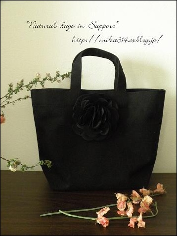 みつばちトート　Little Black tote★ホリー_a0124689_22225668.jpg