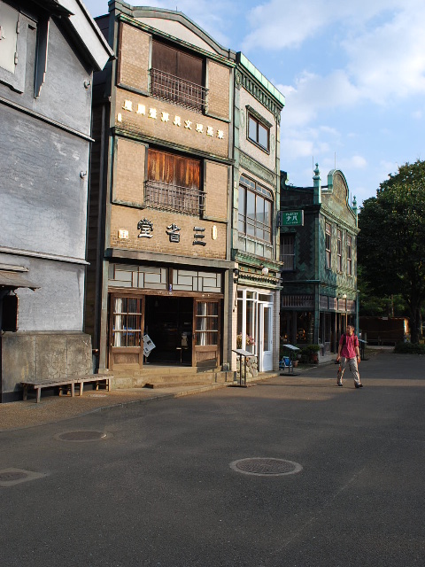 函館若松町の飯島商店(函館の建築紹介)_f0142606_8595841.jpg
