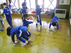 北新庄小学校3年生の子供達がみそづくりを体験しました_e0061225_102649100.jpg