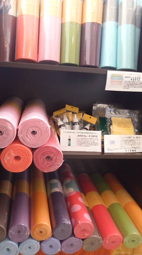 ヨガマット新色入荷しました♪_e0151409_11583449.jpg