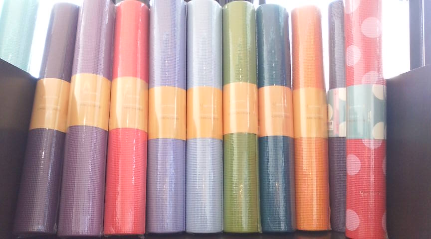 ヨガマット新色入荷しました♪_e0151409_11585725.jpg