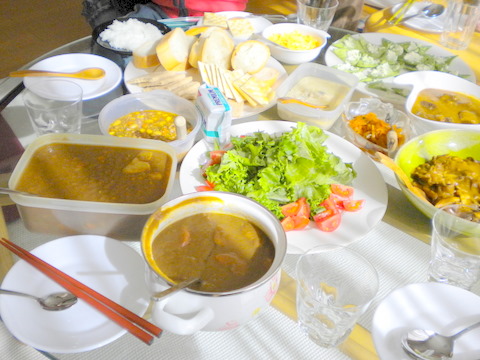 持ち寄りカレーパーティー マキパン Homebake パンとお菓子と時々ワイン