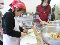 ほんこさま料理を作る会の様子を拝見しました_e0061225_8195517.jpg