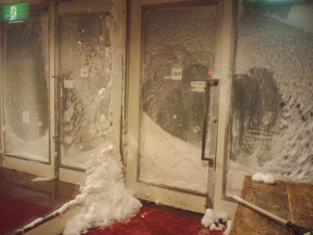 雪がっ\(+×+)/_c0151965_0382699.jpg
