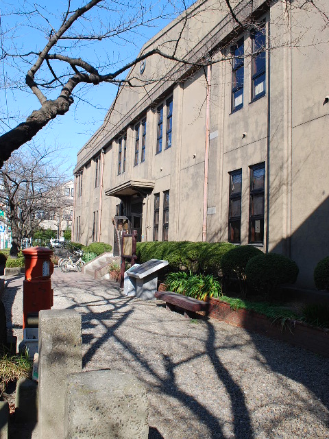埼玉県草加市立草加小学校旧校舎(大正モダン建築探訪)_f0142606_18582454.jpg