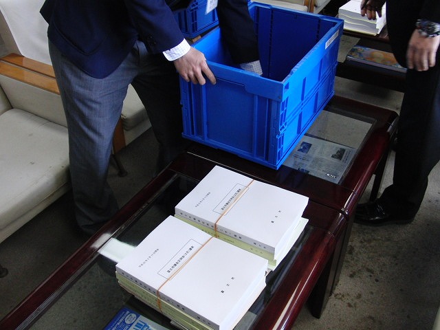 今週から、いよいよ2月議会モードです!_f0141310_23374753.jpg