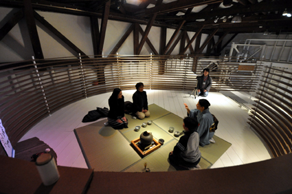 シリーズアート子ども茶会 2009 〜友達とお茶会をやろう〜②_e0118827_18231099.jpg
