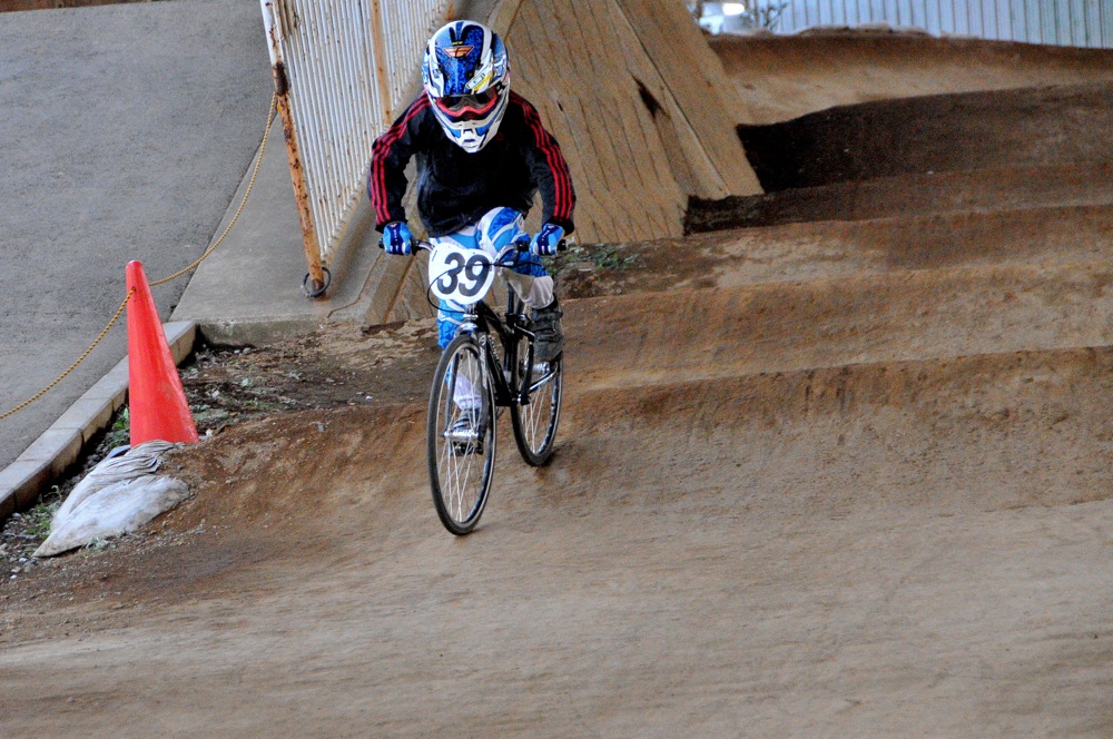 2010JOSF川口ゴリラ公園オープニングレース（２月定期戦）VOL3：クルーザー、ミルキー６クラス決勝_b0065730_18493768.jpg