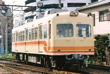 伊予鉄道の単行回送_e0030537_2332447.jpg