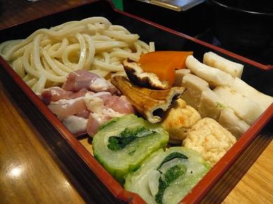 久しぶり！アクティ大阪の「美々卯」で登録商標うどんすき。_a0029277_012225.jpg