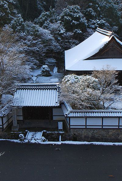 白い朝　－　南禅寺　三門_a0114714_2111415.jpg