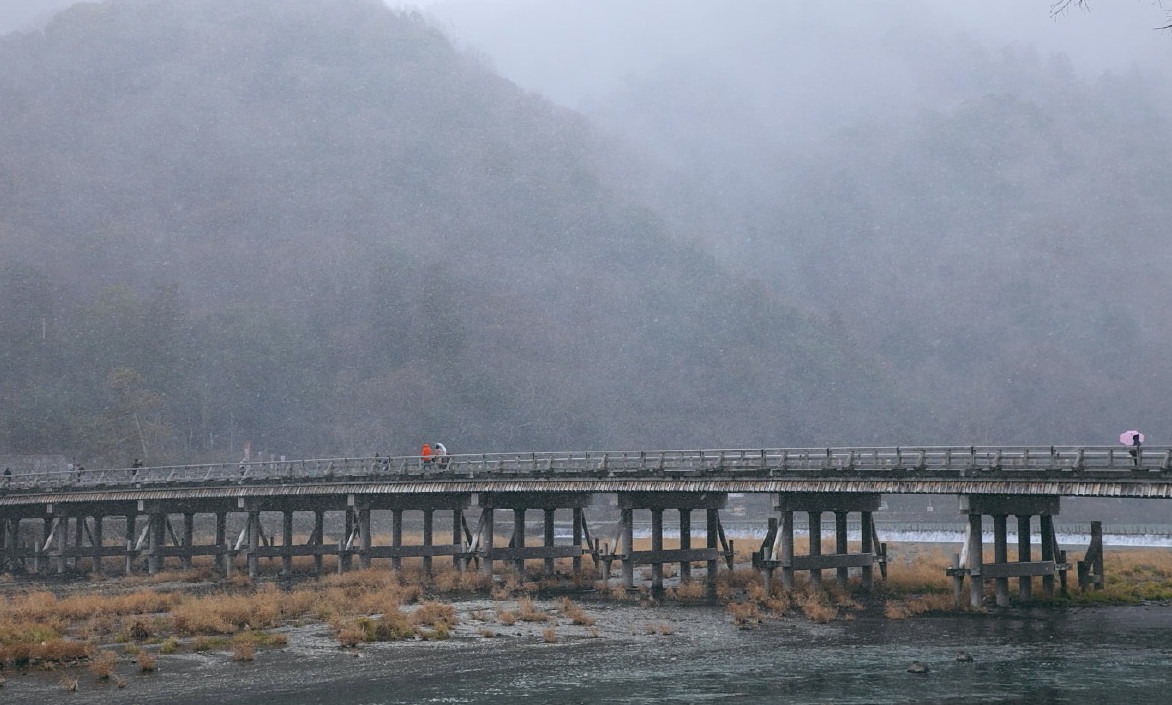 冬の渡月橋_b0164726_21522630.jpg