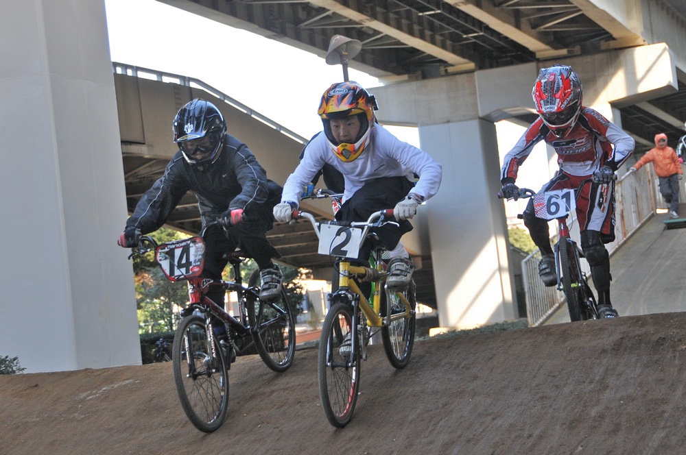 2010JOSF川口ゴリラ公園オープニングレース（２月定期戦）VOL6：ミドル、14/30オーバークラス決勝_b0065730_2203717.jpg