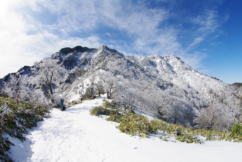 石鎚山その２（夜明峠から弥山まで）_a0009554_1915540.jpg