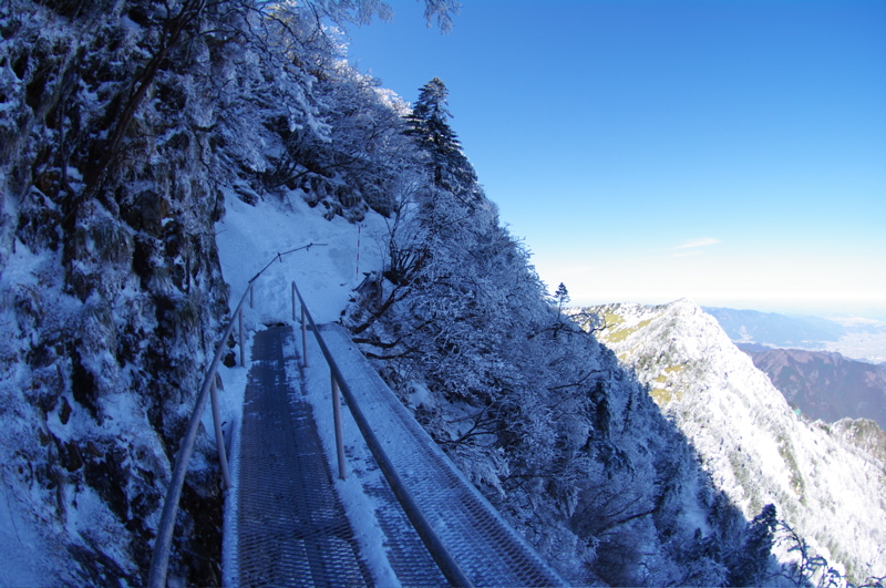 石鎚山その２（夜明峠から弥山まで）_a0009554_1916292.jpg