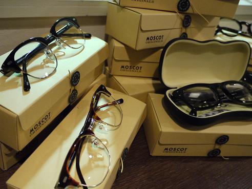 MOSCOT ORIGINAL_e0152373_2101495.jpg
