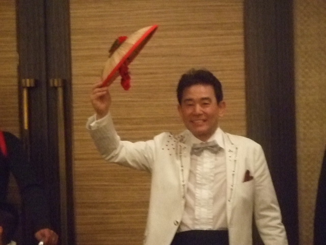 写真をご覧いただきますか。_e0119092_1693790.jpg