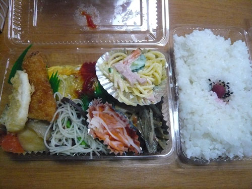 おばちゃん弁当（笑）_f0142768_23291269.jpg