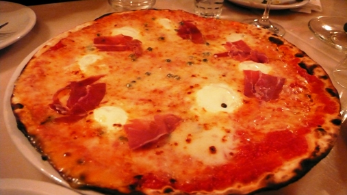ピザの美味しいイタリアンへ_e0148373_124286.jpg